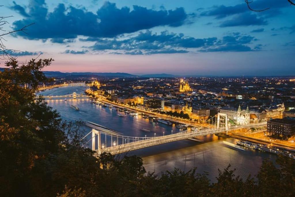 Parisian Soul In The Heart Of Budapest Extérieur photo