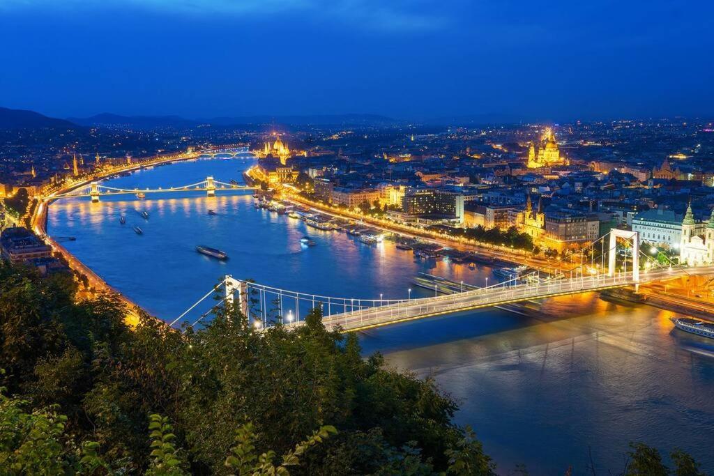 Parisian Soul In The Heart Of Budapest Extérieur photo